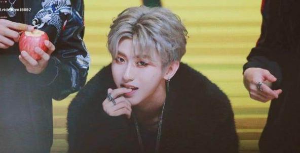 ����漹�˾�������˶���˭ ����ͬ����les��