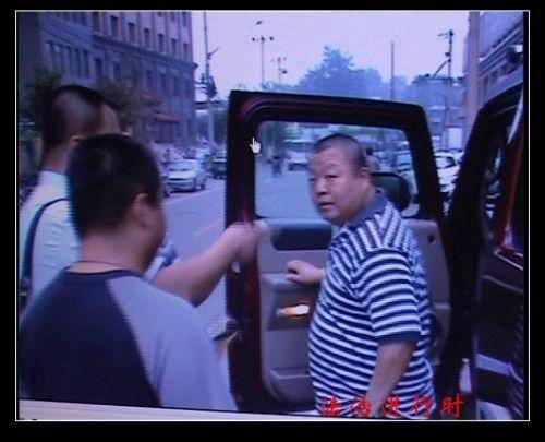 臧天朔老婆李梅曾是服务员 女儿已成年儿子才10岁