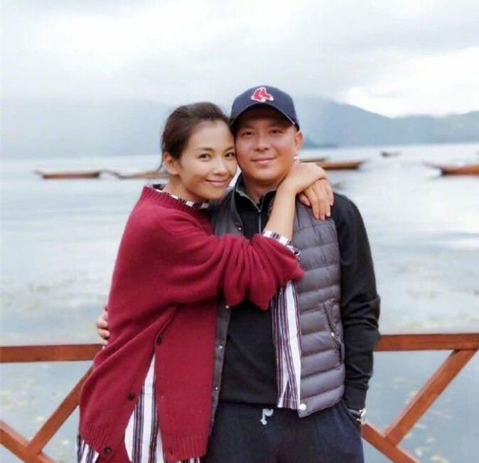 郑佩佩和刘涛什么关系 刘涛是郑佩佩介绍进娱乐圈的吗