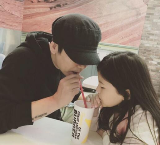 ����˶�����������Ͷ�� ����˶Ů��������Ƭ