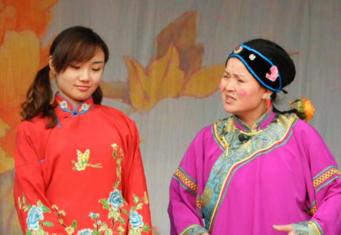 ����Ӣ���Ϲ���˭ ������һ����԰��������