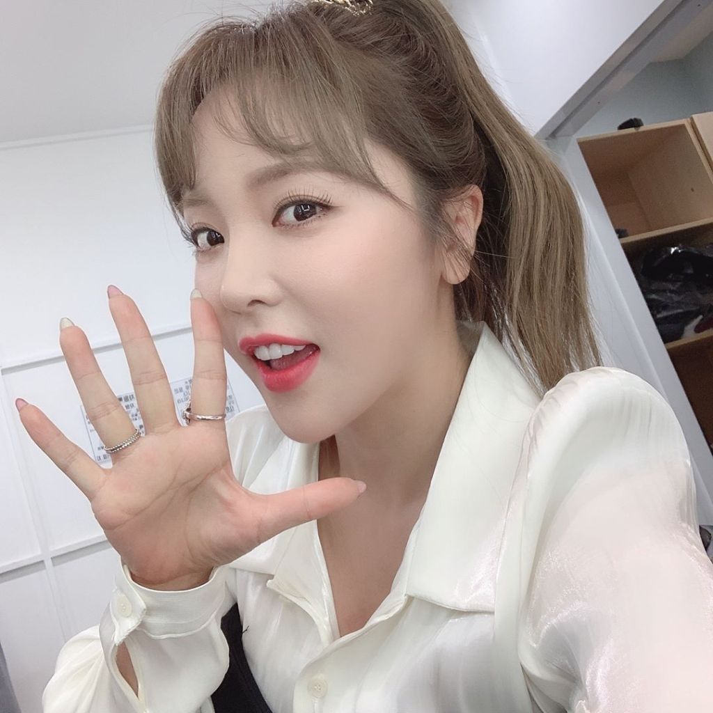 ����Ӣ�������ϼ�� ����Ϊ�Ǻ������Ը�Ů��