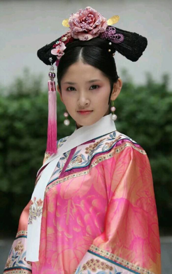 唐艺昕牙齿整容前是什么样 唐艺昕从面相看其实很有心机