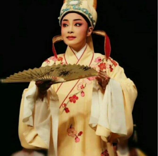 越剧孙智君现在的丈夫 她年轻时候的照片组图