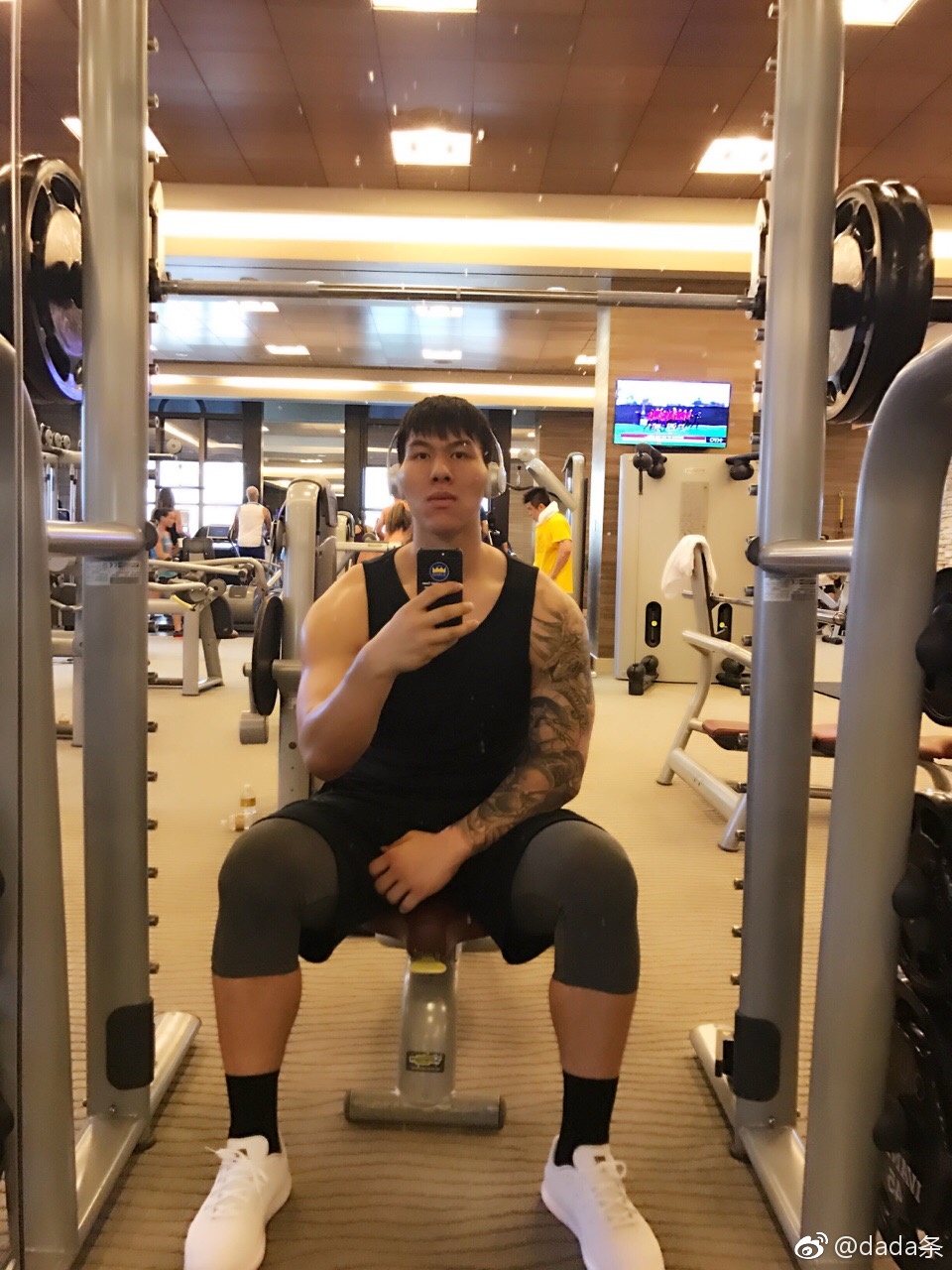 ��ţΪʲô�뿪����ǹ��� ��ţ�ź���Ů������˭