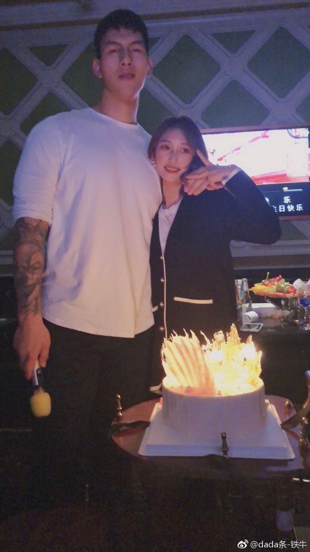 ��ţΪʲô�뿪����ǹ��� ��ţ�ź���Ů������˭