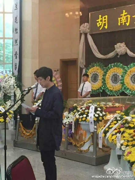 ����̨С��Ů�����ǵ�ʲô��ȥ���� ����һЩ���ϵ������Ƭ