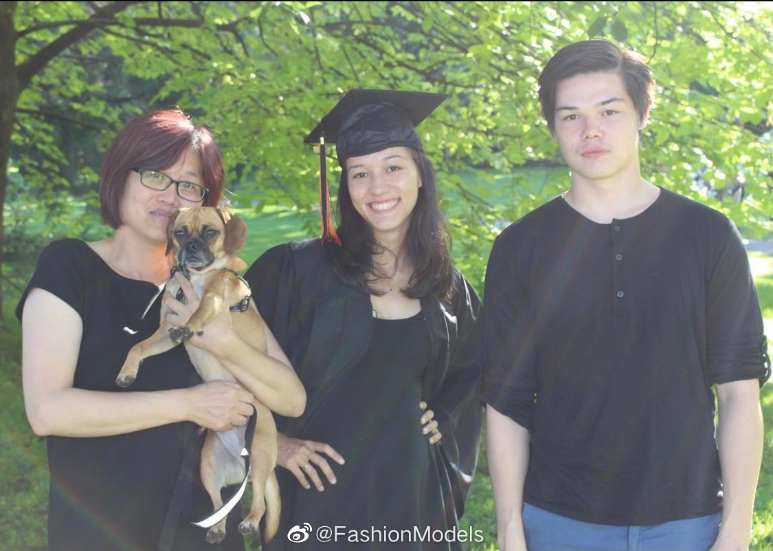 郑妮娜力是混血吗 是中德混血儿