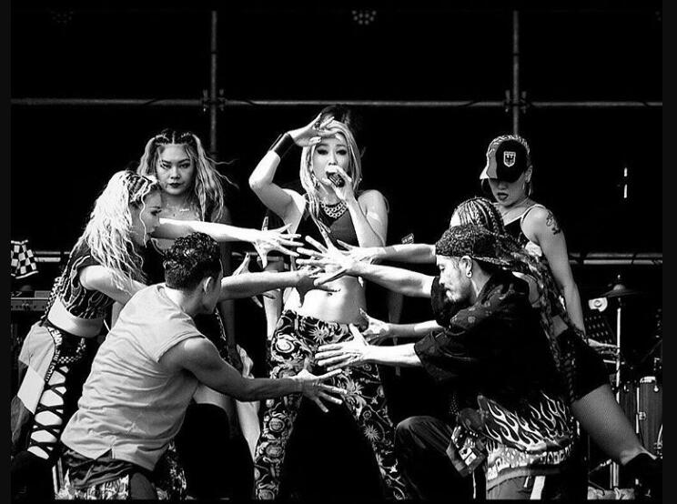 �������δ����˭ ����һָ����󼶱��Ů����