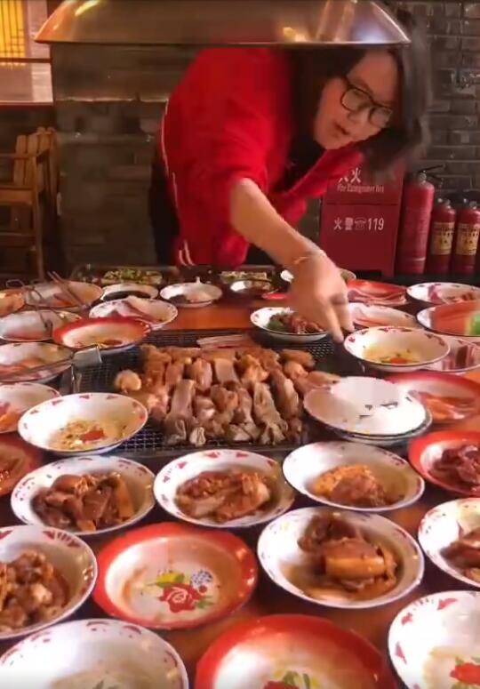 ����ʦ������Ϊʲô�ܳ���ô�� ��θ����θ��һ���¹��ʶ���Ǯ