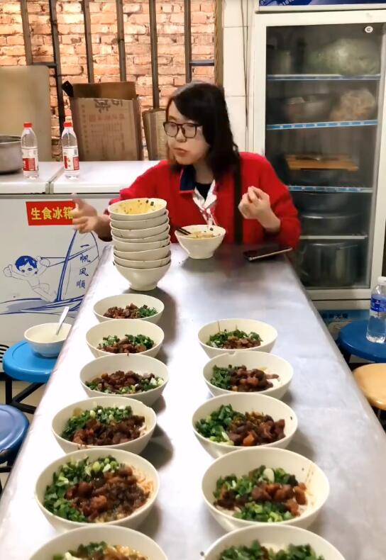 ����ʦ������Ϊʲô�ܳ���ô�� ��θ����θ��һ���¹��ʶ���Ǯ