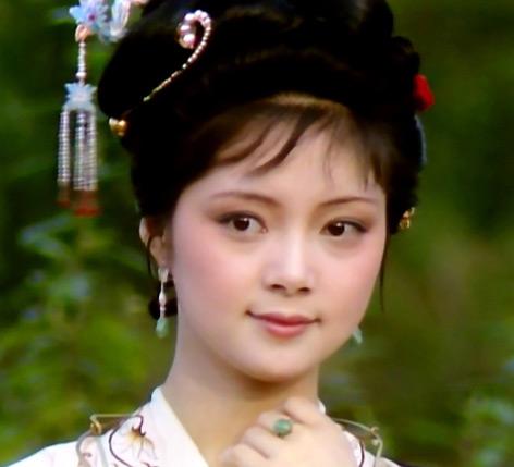 薛宝钗扮演者张莉老公是谁 张莉在剧组不合群是真的吗