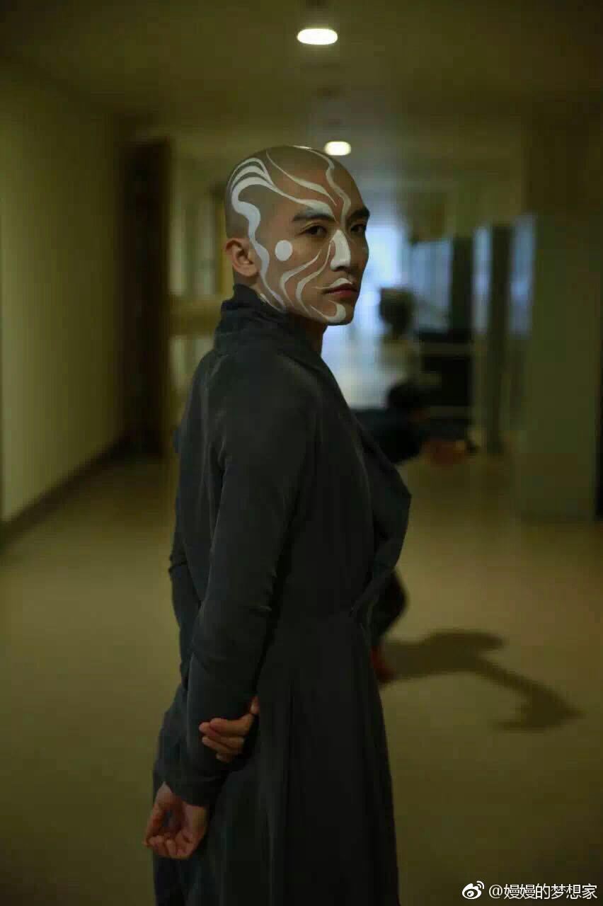 裘继戎为什么没有头发 裘少戎的妻子是高红吗