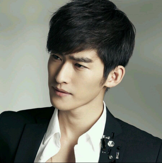 �ź���֣ˬ���ǹ������� �ź����ڵ�Ů������˭