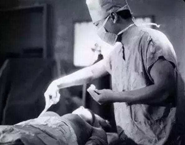 ���Ǳ���ǰ��������Ƭ�ع� ˧С�����ΪʲôҪ���Գ�Ů����