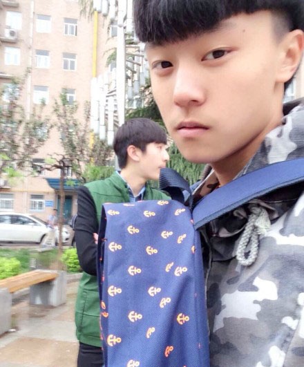 ���μ�������Ů������˭ �������������Ͻ���