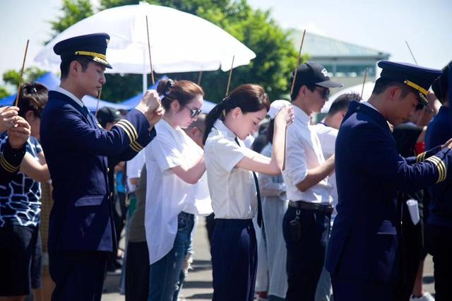 ��������Ƕ���һ���������� �����粻��ͬ������