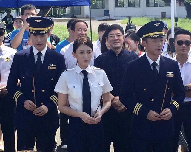 ��������Ƕ���һ���������� �����粻��ͬ������