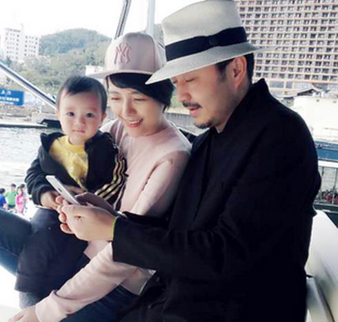 �����ĵ�һ�����ӵ�ͼƬ����� ������Ϊ���ֽ���¶�����