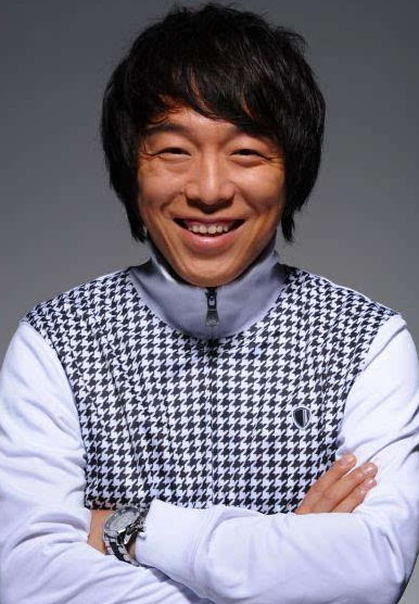 黄渤年轻时颜值爆表照片 黄渤为什么叫青岛贵妇