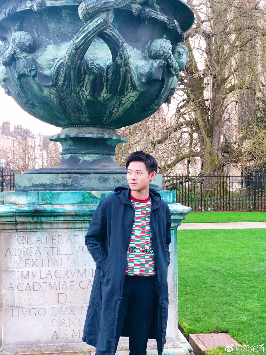 邓楚涵的家世是富二代吗 邓楚涵跟贺兰乔月结婚了