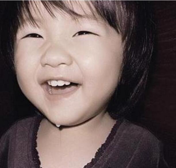 陈康堤最新近照图她为什么叫包包 陈康堤名字含义是什么