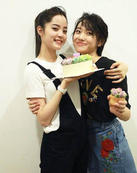 �����������ݵ�Ů���� ���������Ϲ���˭