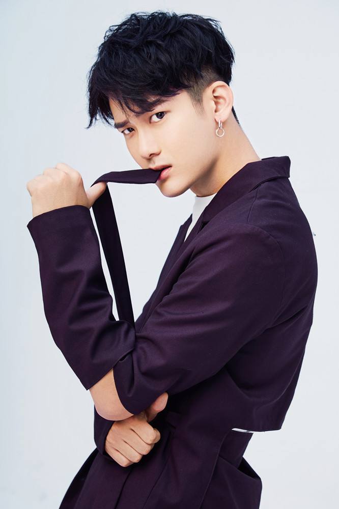 蔡乙嘉的女朋友叫什么 蔡乙嘉和熊梓淇好像对比图