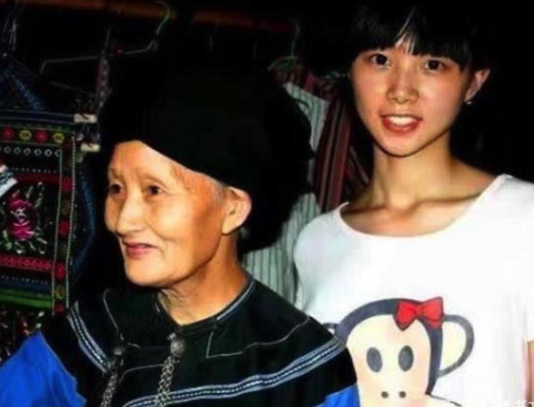 ���������ʱ�����Ƭ ������˸���Ů��״���ع�