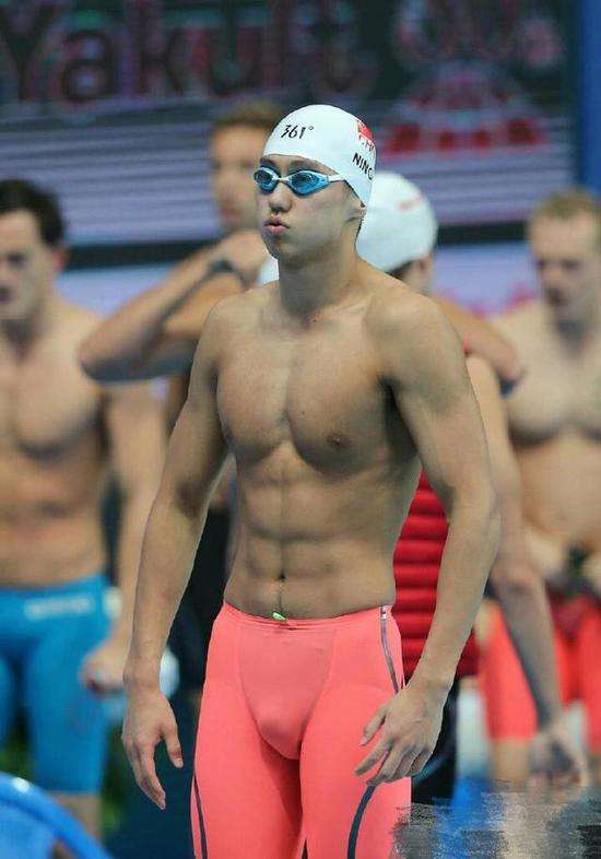 ������Ů����ٻ���� �����ζ�������Ӿ��ͼ