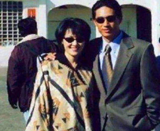 �������Ϲ���˭ ��Ӣ�Ϲ��߷�