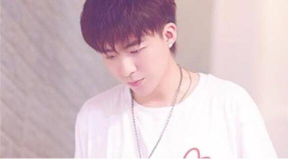 ������ǰ����˭��ǰ�ޱ�������ô���� ������Ȧ��ʲô