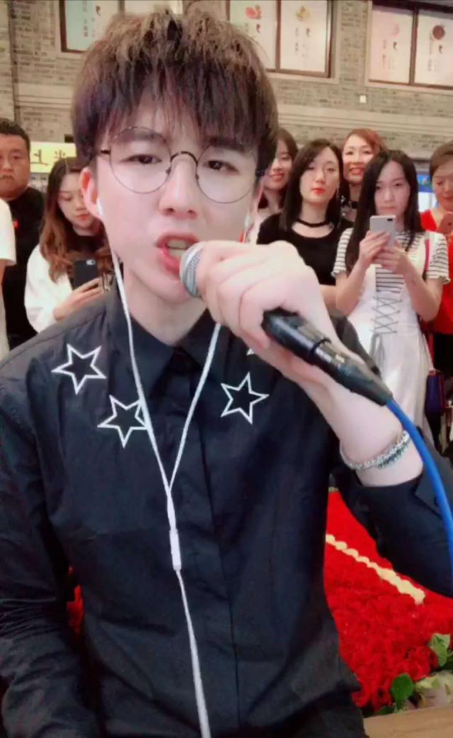 ������ǰ����˭��ǰ�ޱ�������ô���� ������Ȧ��ʲô