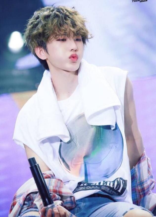 蔡徐坤为什么会全网嘲他娘 蔡徐坤素颜是啥样