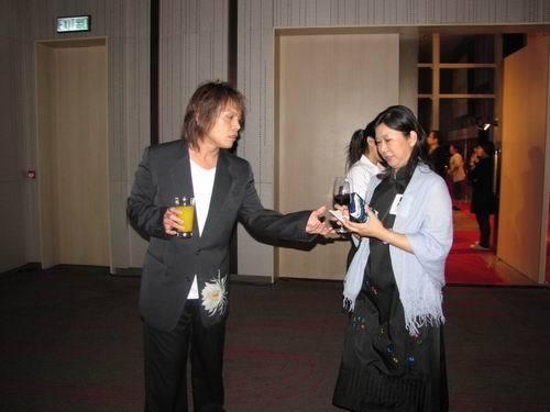 伍佰的老婆陈文佩照片 伍佰有孩子吗
