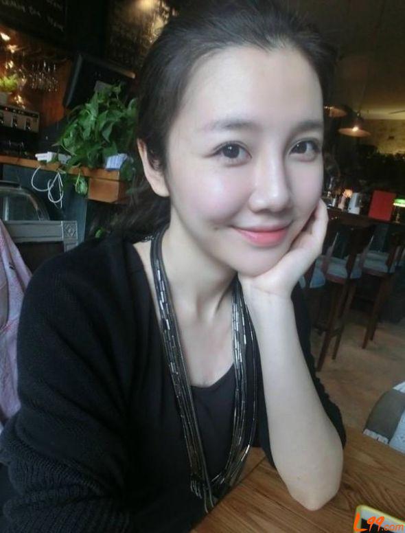 刘语熙整容前照片曝光 刘语熙捏奶门是怎么回事