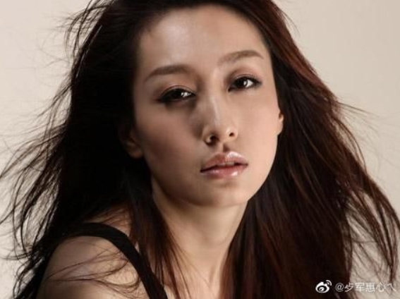 董维嘉哪年出生的多大了 她结婚了吗老公是谁