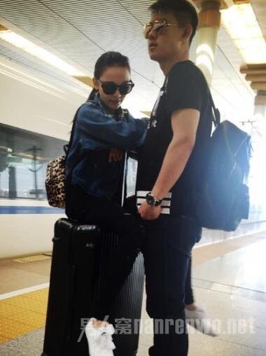 �������С����ʲô��ϵ ���������������˭