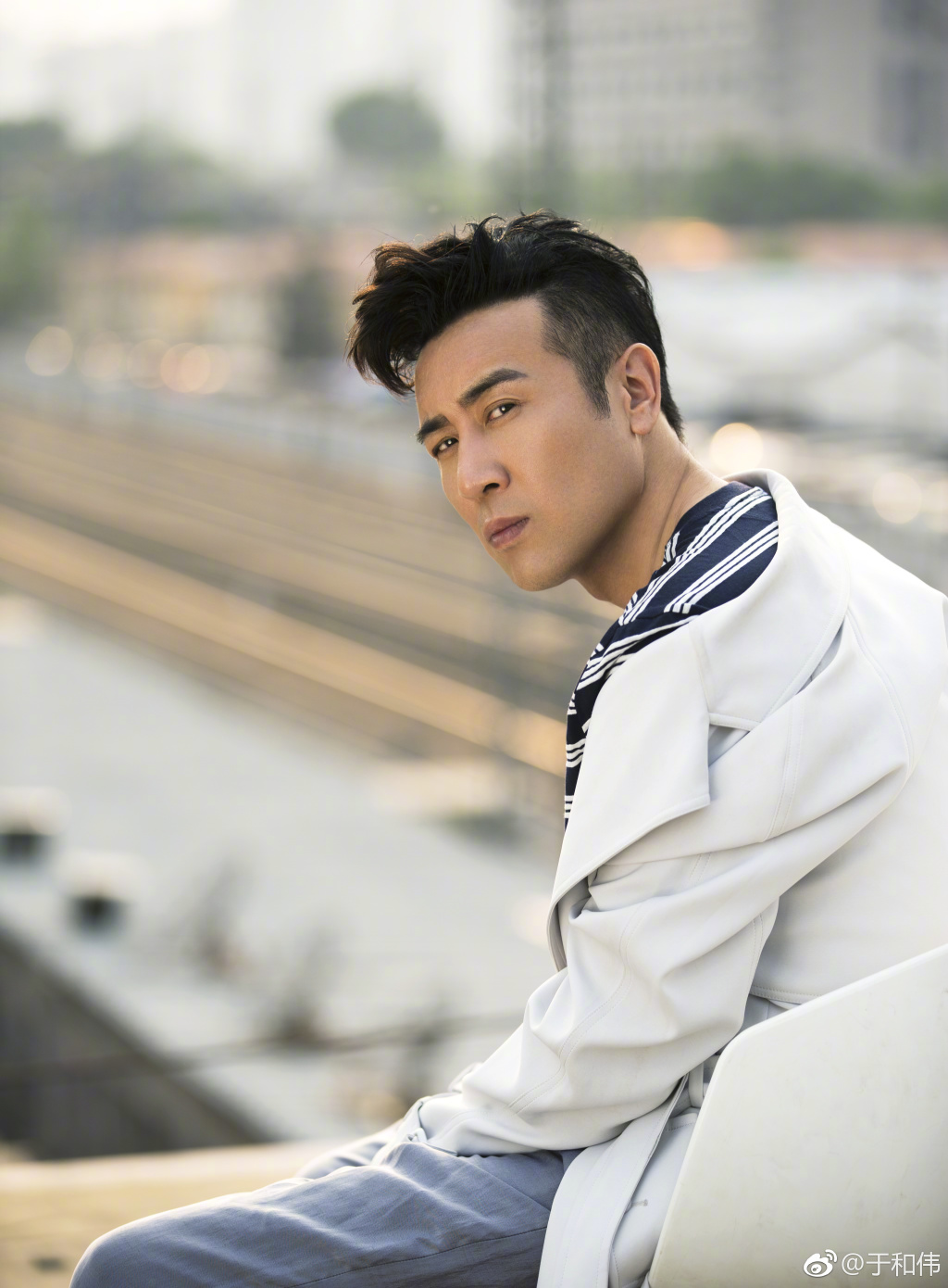 �ں�ΰ���Ǽ�����Ա �����ڵ�Ӱ�͵��Ӿ�Ƭ��ֱ����