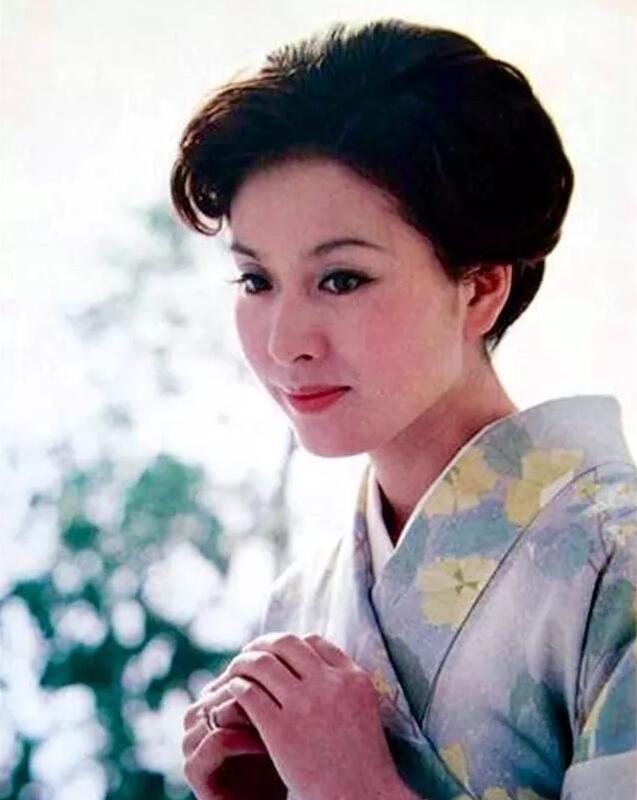 栗原小卷年轻时太漂亮了图 她现在老年照片近照