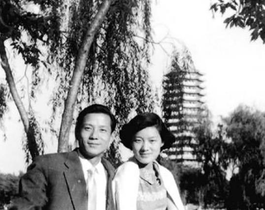 ����װ���˭������� ������������