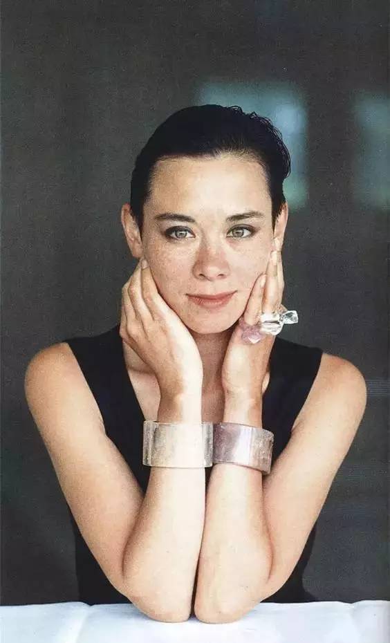 周天娜的艾滋男友是谁 周天娜年轻时候的照片组图