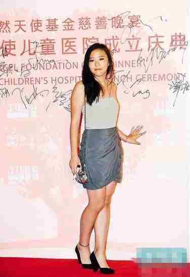 ����15��Ů���������� �����ܹ��м�������