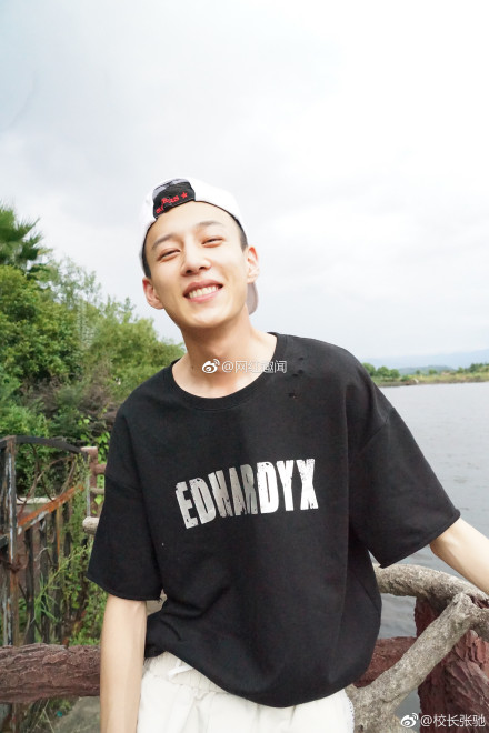 �ų�У����Ů���Ѷ�һ������ ����У���ų����ٹ����