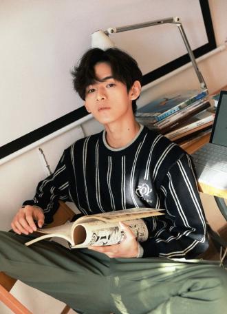 ���ֱ���������ͼƬ �ڡ��ഺ����2����û���پ�ͷ