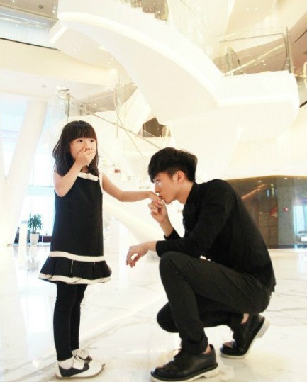 ���ΰ˧��8�鸹������Ƭͼ ���ΰ������������Ƭ