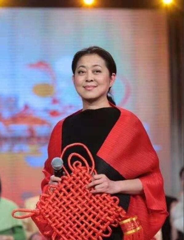 ��Ƽ���׿�ǰ��Ա���Ƭ ������Щ���ǵù��׿�