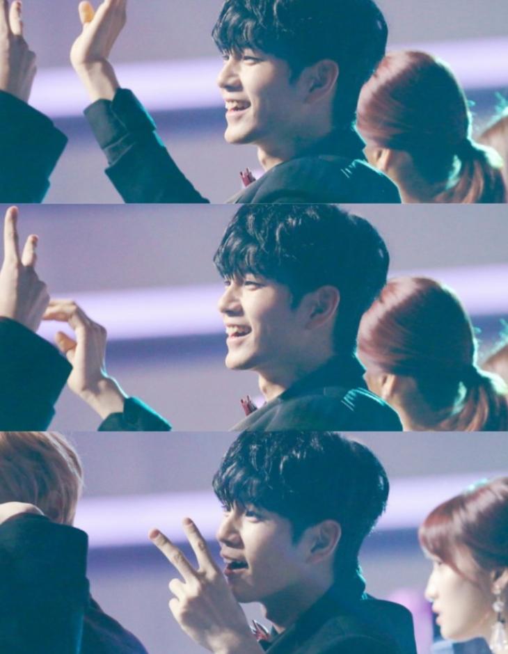 �ߣ�yong��ʥ�vΪʲô�����ӡ�tony ��ʥ�v����ǰŮ����˭