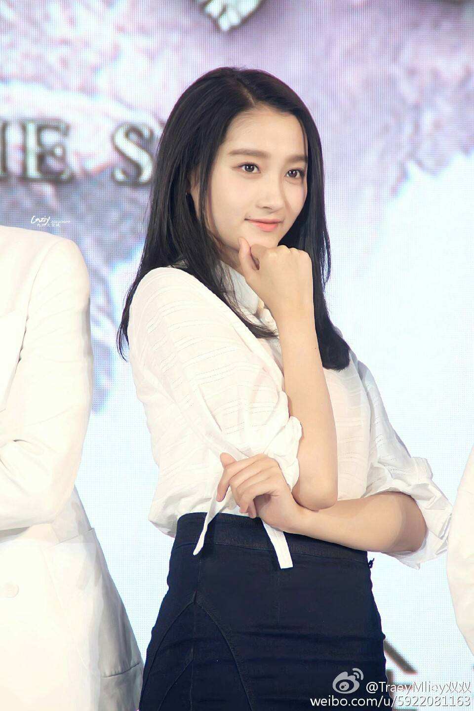 关晓彤的爸爸妈妈是谁 关晓彤为什么叫格格