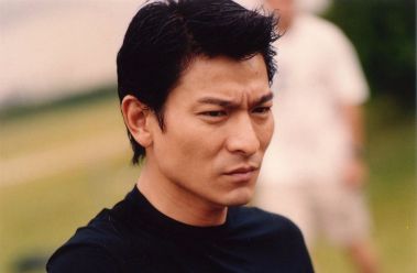 刘德华打保安救歌迷视频 刘德华现在有多少资产